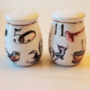 Salt shakers